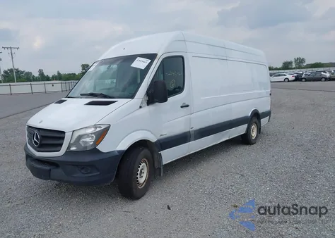 2015 Mercedes-Benz Sprinter 2500 High Roof из США, поврежденный, VIN WD3PE8DB5FP129758